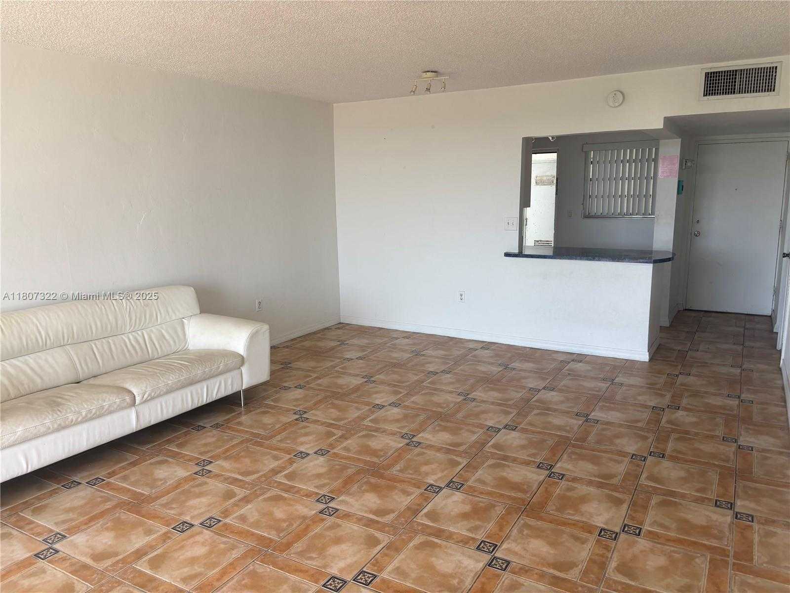 Small Image of 7850 BYRON AVE #403, Miami Beach Number 10