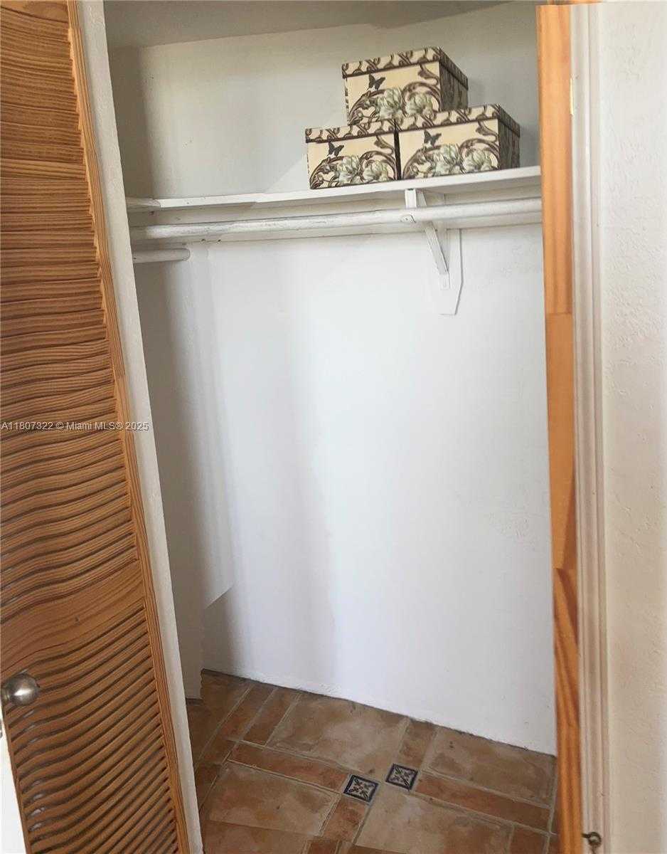 Small Image of 7850 BYRON AVE #403, Miami Beach Number 16
