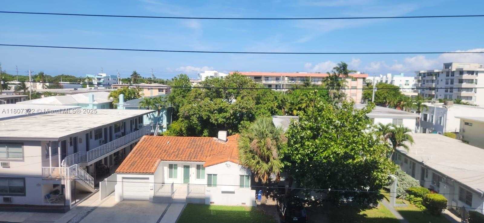Small Image of 7850 BYRON AVE #403, Miami Beach Number 3