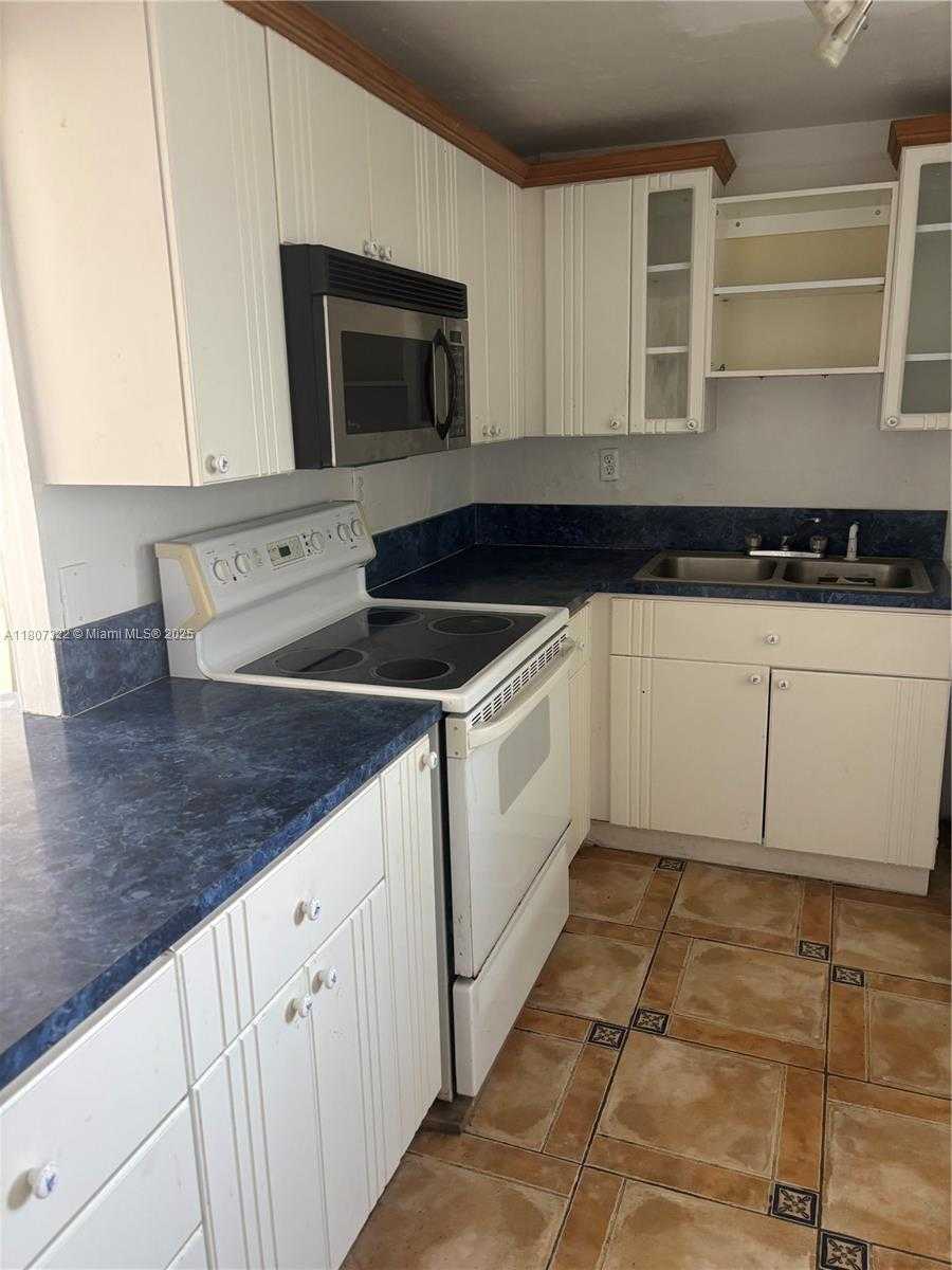 Small Image of 7850 BYRON AVE #403, Miami Beach Number 7