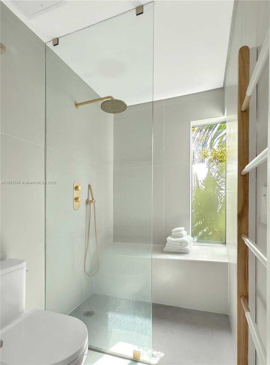 Small Image of 734 MICHIGAN AVE #7, Miami Beach Number 21