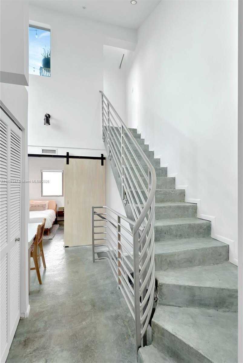 Small Image of 734 MICHIGAN AVE #7, Miami Beach Number 5