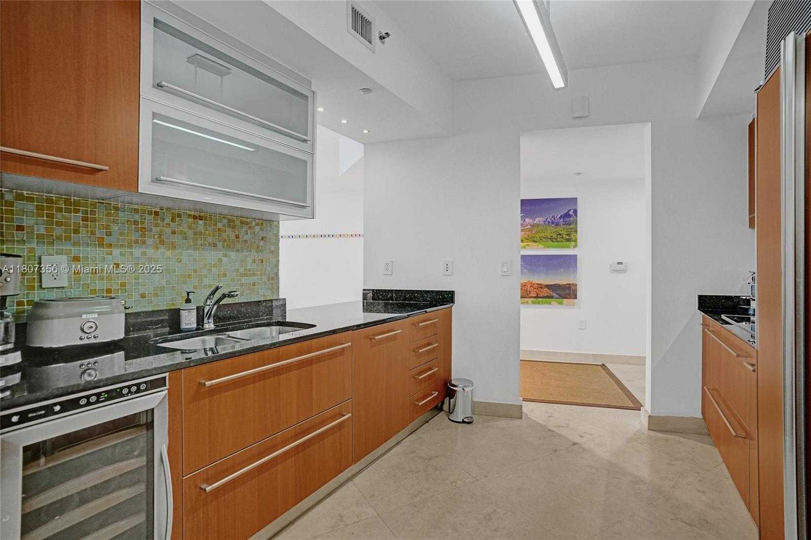 Small Image of 400 ALTON RD #1409, Miami Beach Number 13