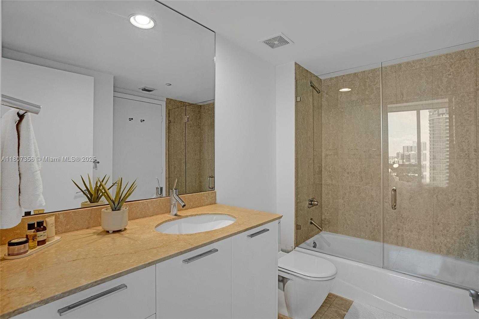 Small Image of 400 ALTON RD #1409, Miami Beach Number 17