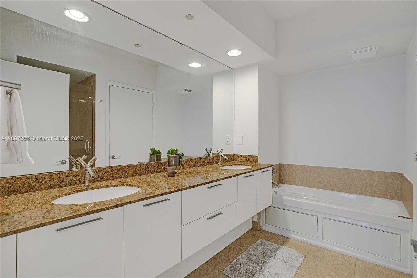 Small Image of 400 ALTON RD #1409, Miami Beach Number 24