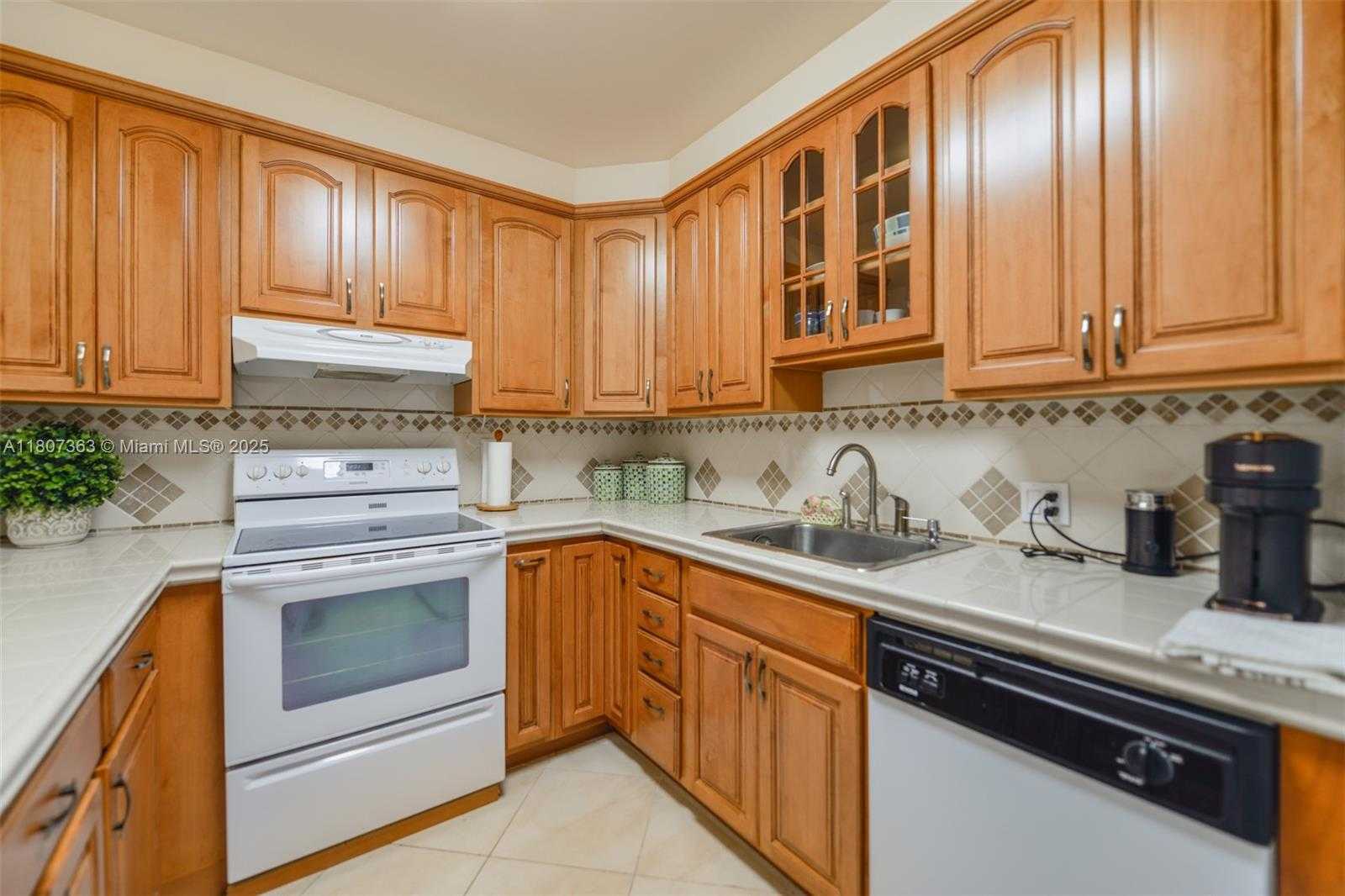 Small Image of 1950 SOUTH OCEAN DR #3L, Hallandale Beach Number 11