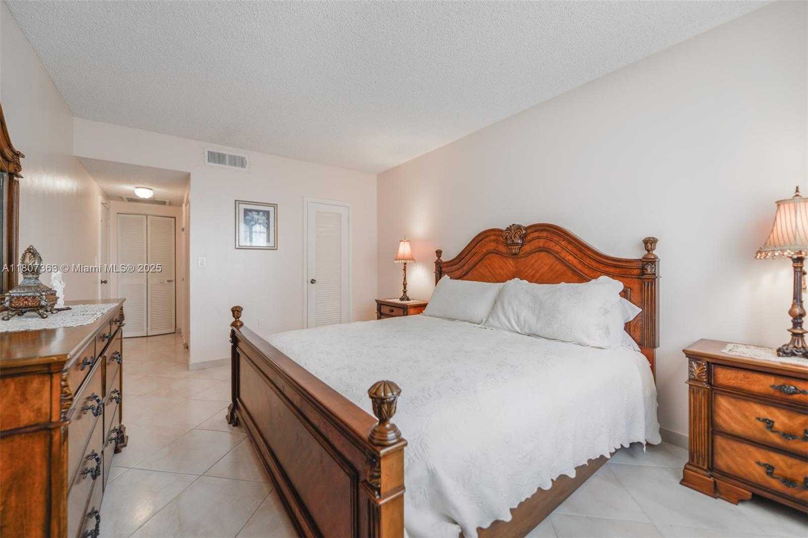 Small Image of 1950 SOUTH OCEAN DR #3L, Hallandale Beach Number 15