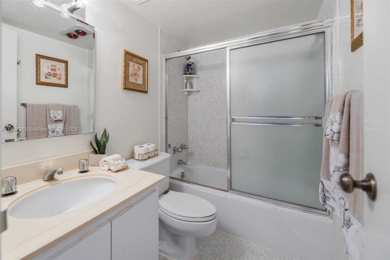 Small Image of 1950 SOUTH OCEAN DR #3L, Hallandale Beach Number 18