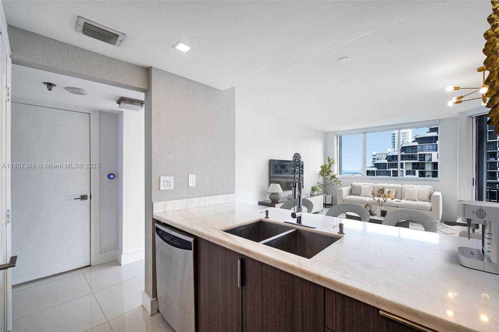 Small Image of 540 BRICKELL KEY DR #1817, Miami Number 10