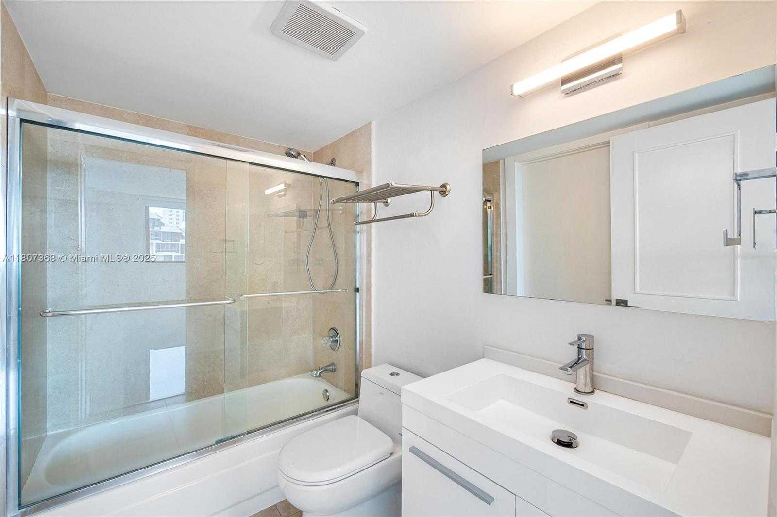 Small Image of 540 BRICKELL KEY DR #1817, Miami Number 17