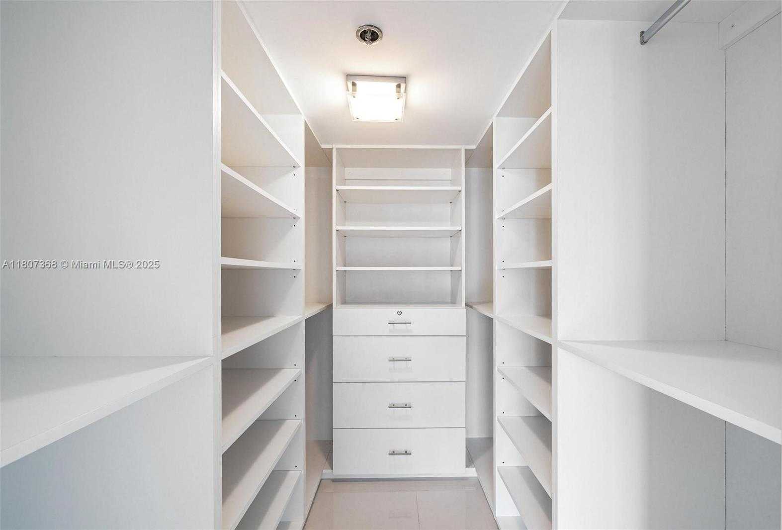 Small Image of 540 BRICKELL KEY DR #1817, Miami Number 18