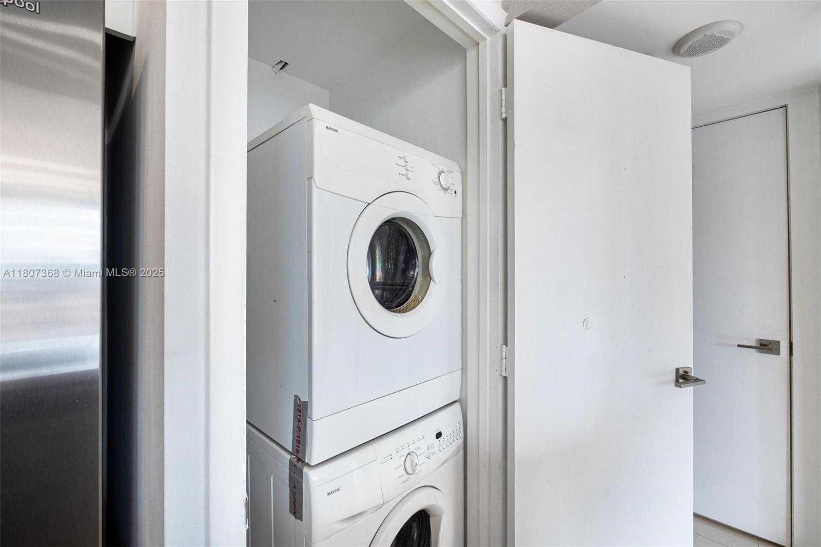 Small Image of 540 BRICKELL KEY DR #1817, Miami Number 19
