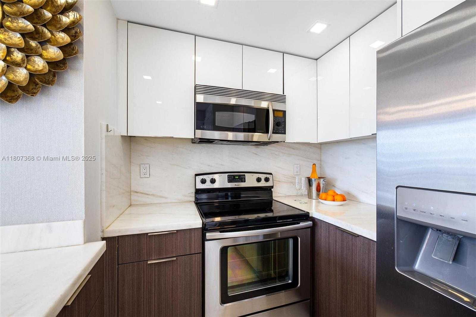 Small Image of 540 BRICKELL KEY DR #1817, Miami Number 9