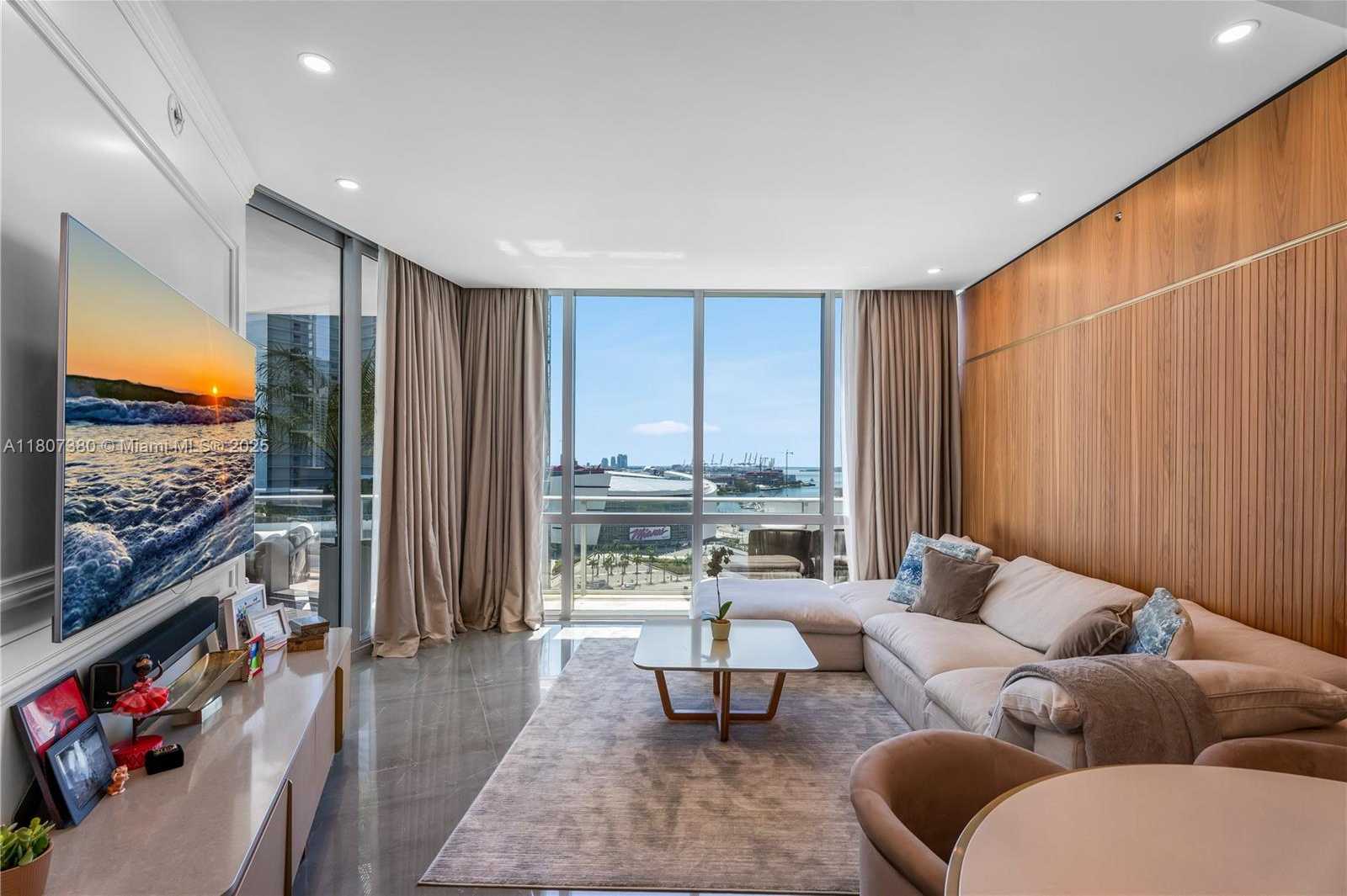 Small Image of 851 NORTH EAST 1ST AVE #1409, Miami Number 4