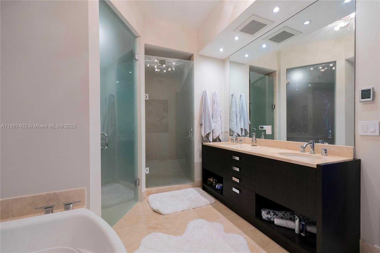 Small Image of 18201 COLLINS AVE #3909, Sunny Isles Beach Number 31