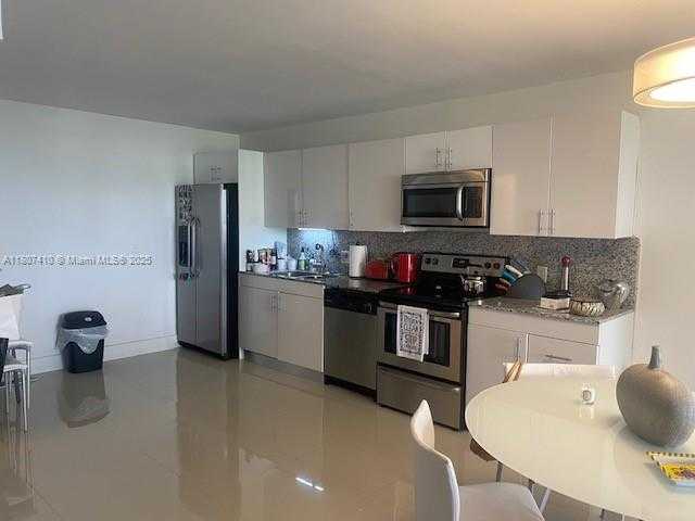 Small Image of 2801 NORTH EAST 183RD ST #1011W, Aventura Number 4