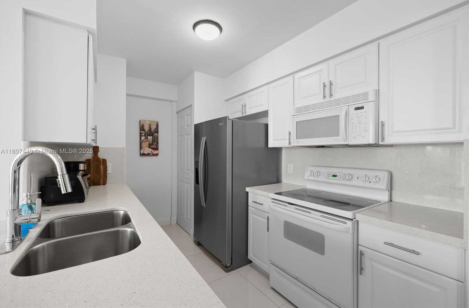 Small Image of 1155 BRICKELL BAY DR #2005, Miami Number 21