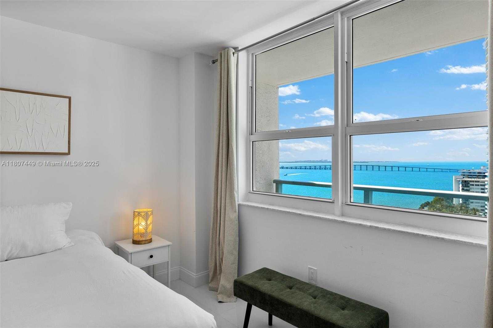 Small Image of 1155 BRICKELL BAY DR #2005, Miami Number 4