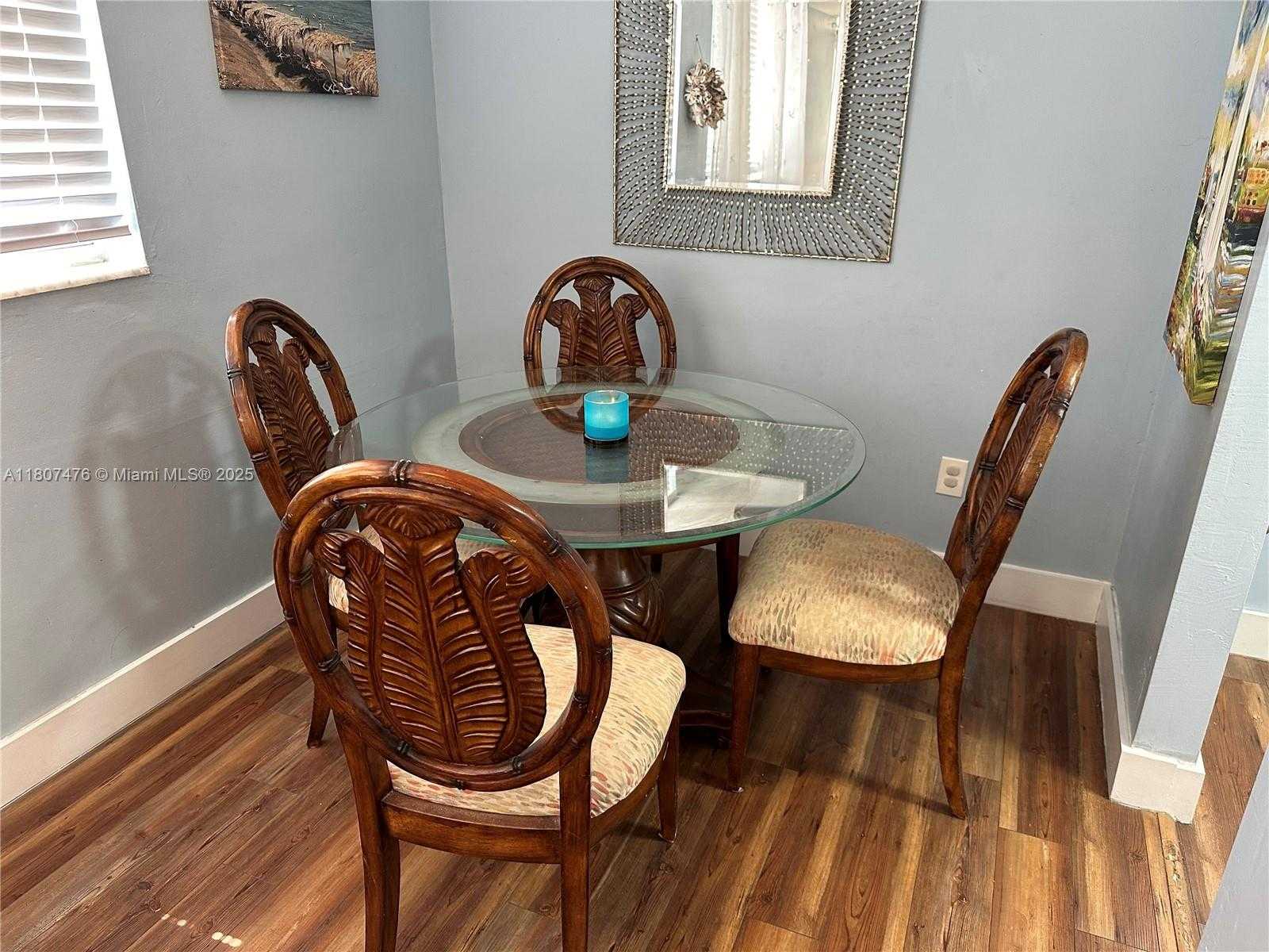 Small Image of 7900 TATUM WATERWAY DR #314, Miami Beach Number 12