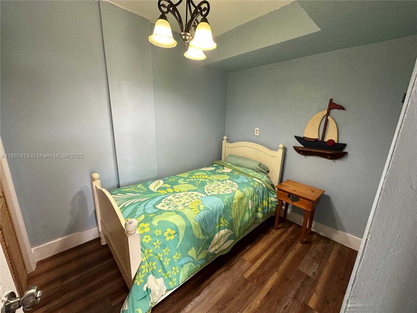 Small Image of 7900 TATUM WATERWAY DR #314, Miami Beach Number 18