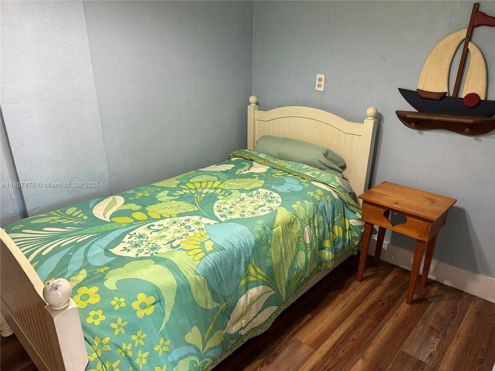 Small Image of 7900 TATUM WATERWAY DR #314, Miami Beach Number 19