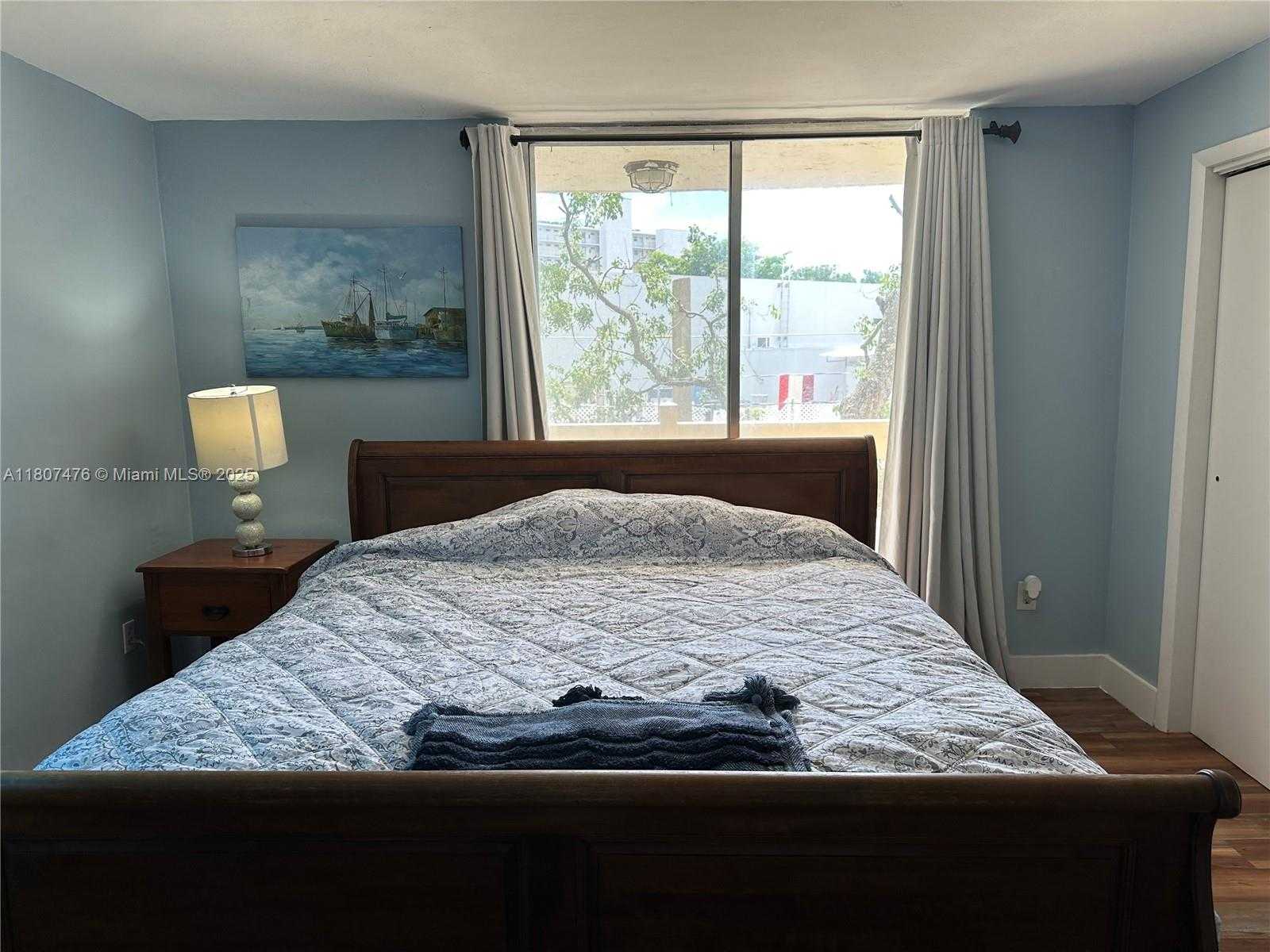 Small Image of 7900 TATUM WATERWAY DR #314, Miami Beach Number 22