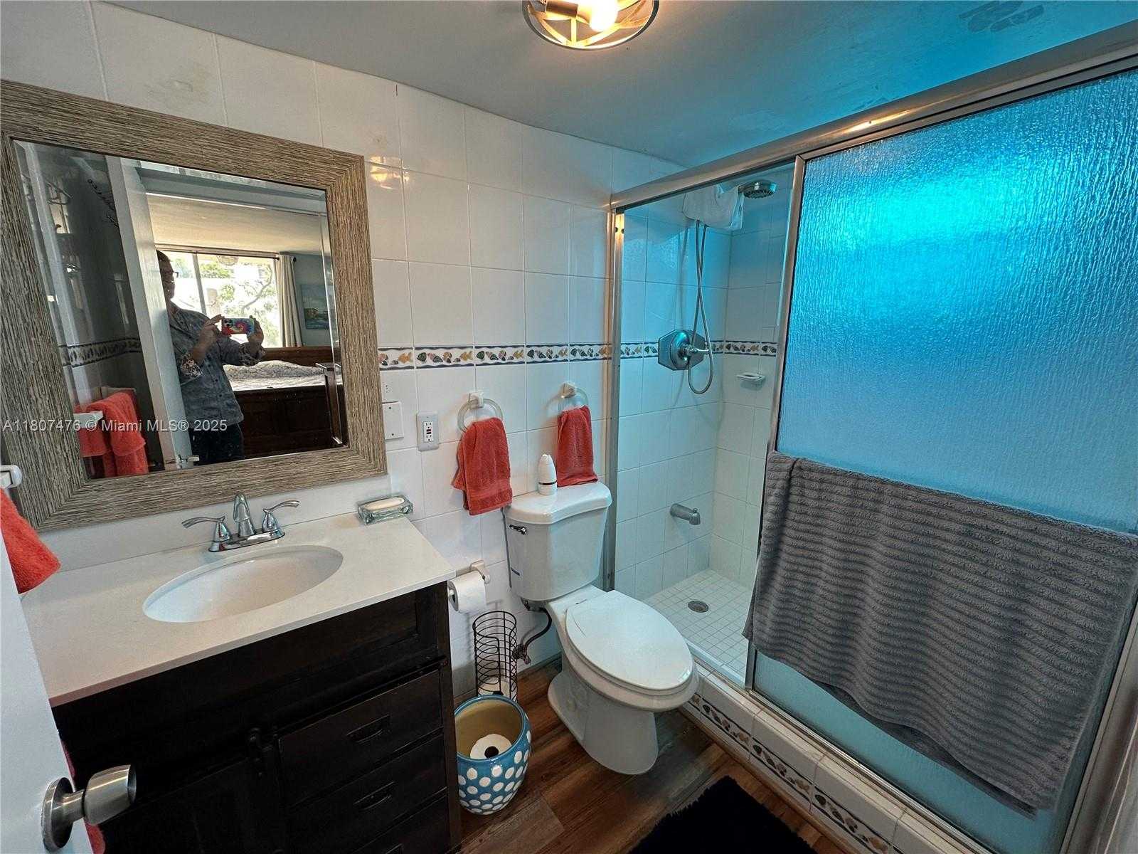 Small Image of 7900 TATUM WATERWAY DR #314, Miami Beach Number 25