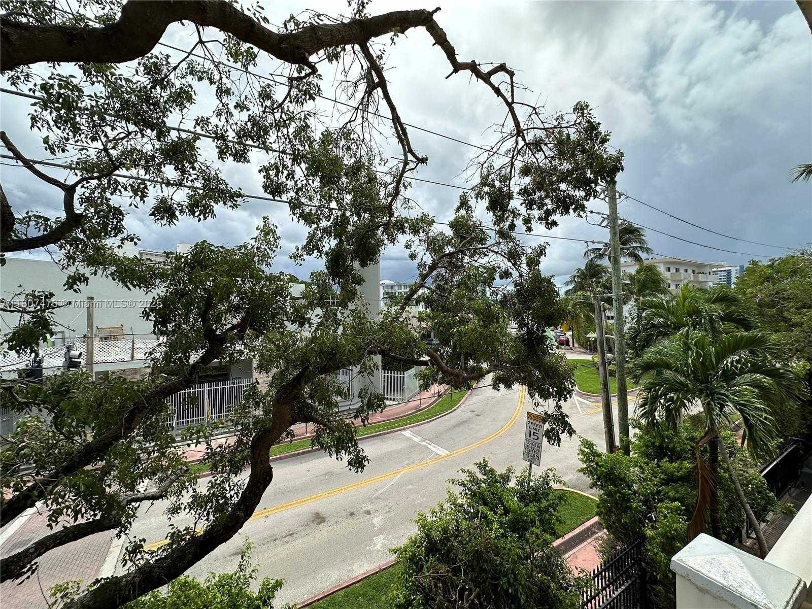 Small Image of 7900 TATUM WATERWAY DR #314, Miami Beach Number 33
