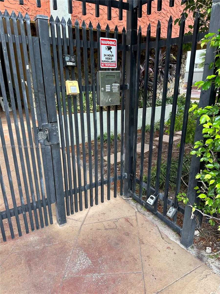 Small Image of 7900 TATUM WATERWAY DR #314, Miami Beach Number 34