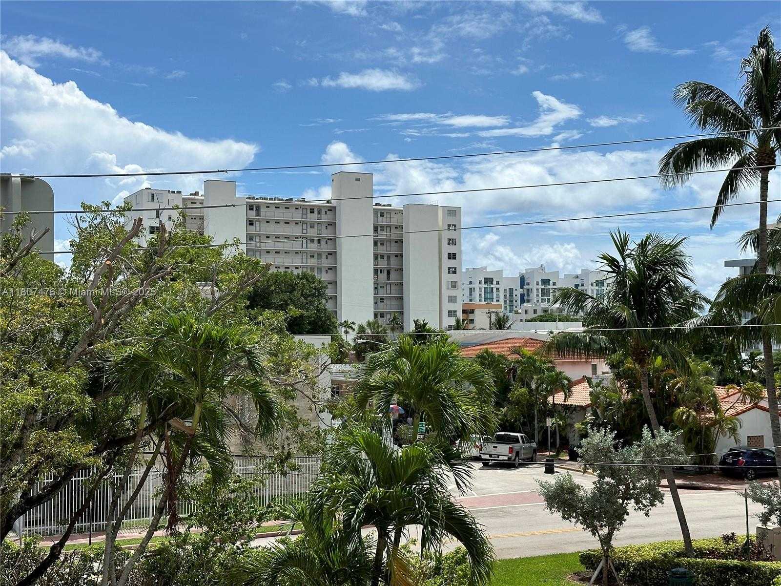 Small Image of 7900 TATUM WATERWAY DR #314, Miami Beach Number 5
