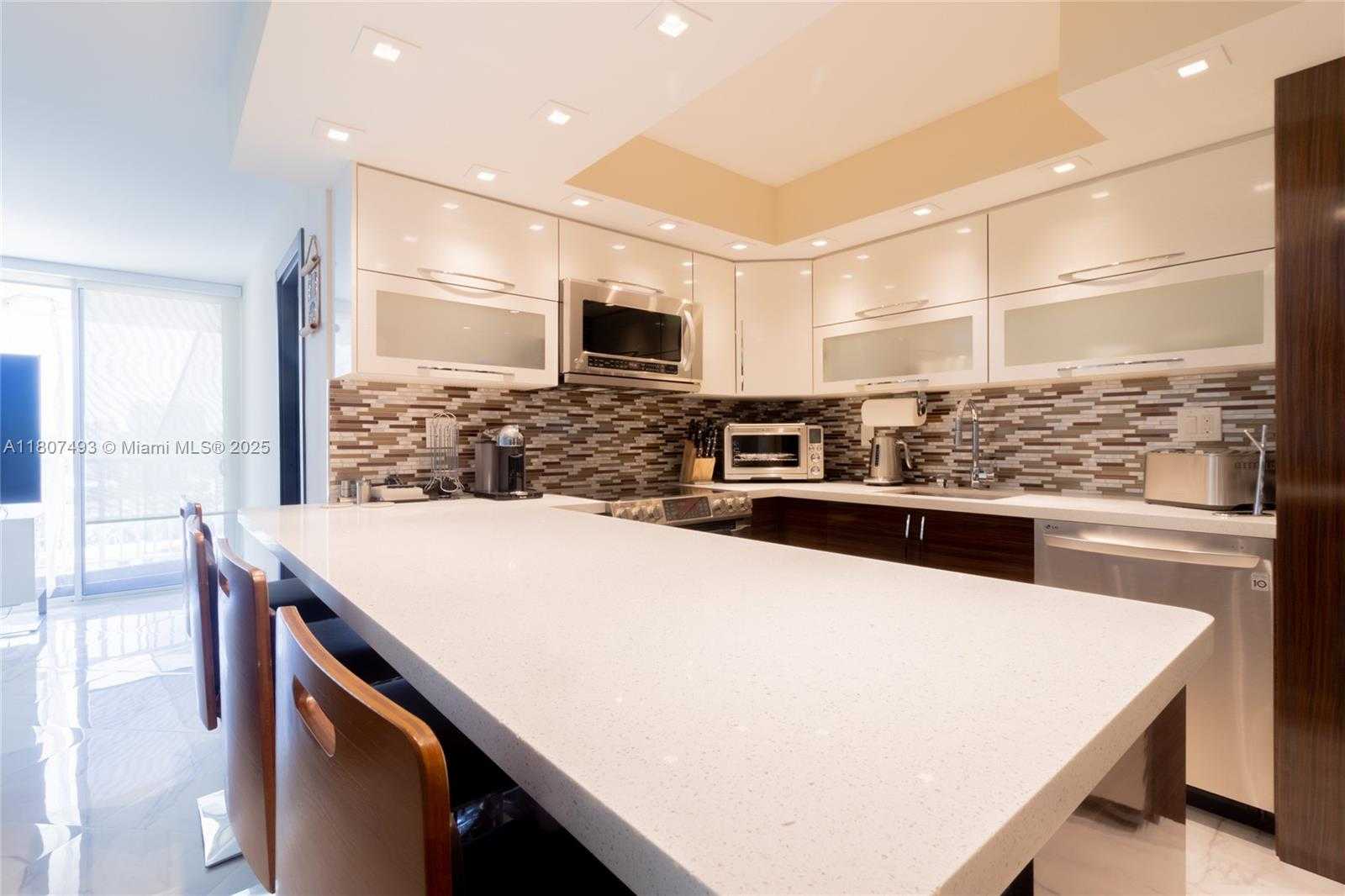 Small Image of 231 174TH ST #1505, Sunny Isles Beach Number 4