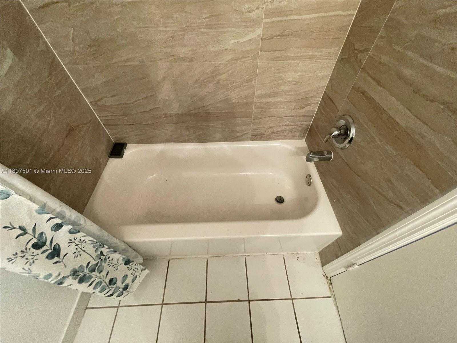 Small Image of 8670 NORTH WEST 6TH LN #4-103, Miami Number 41
