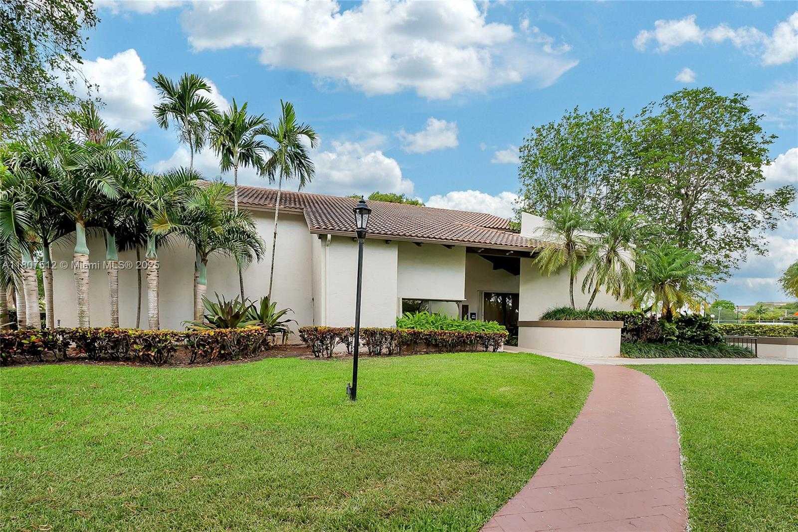 Small Image of 8573 SOUTH WEST 115TH CT, Miami Number 25