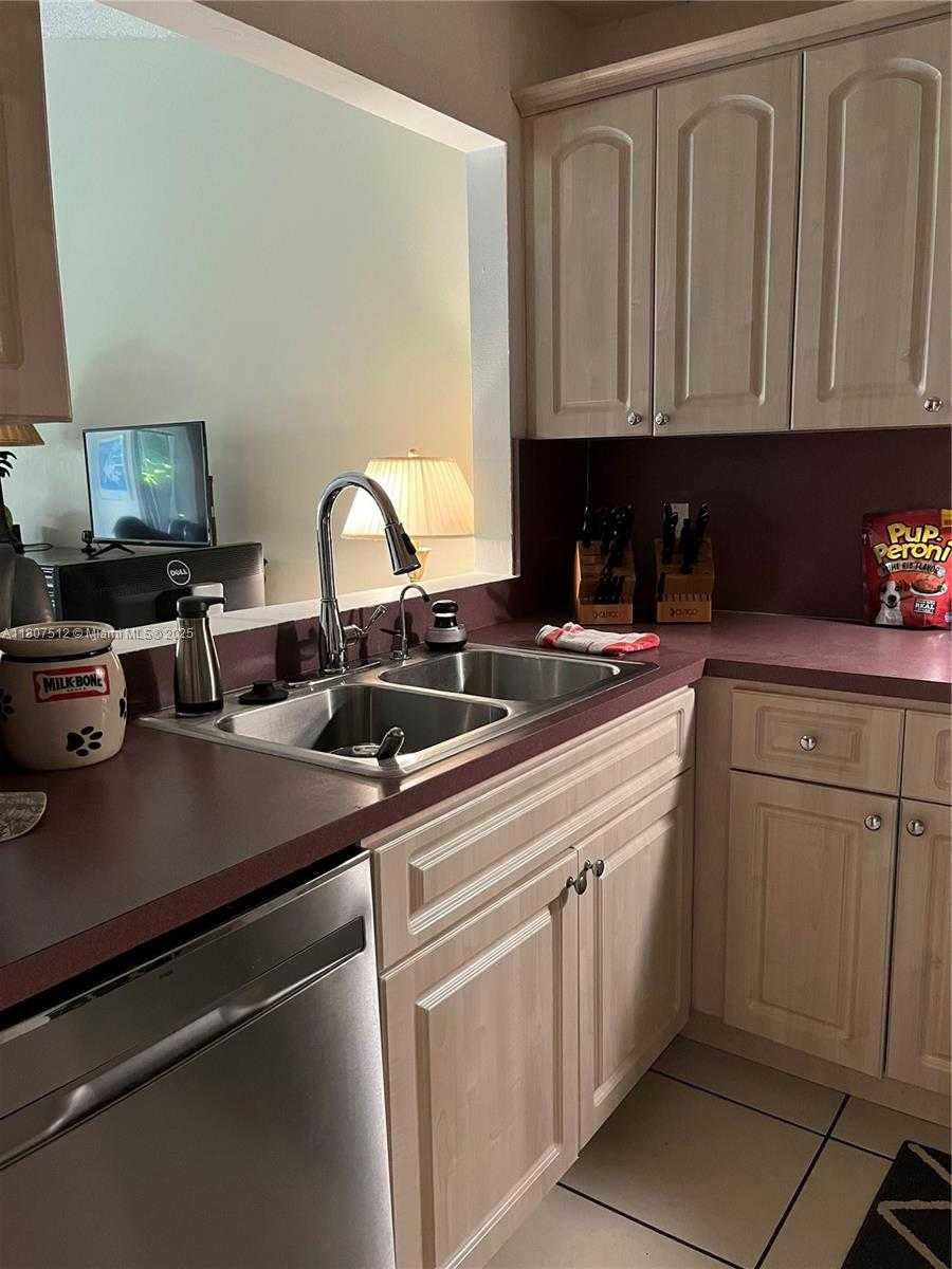 Small Image of 8573 SOUTH WEST 115TH CT, Miami Number 6
