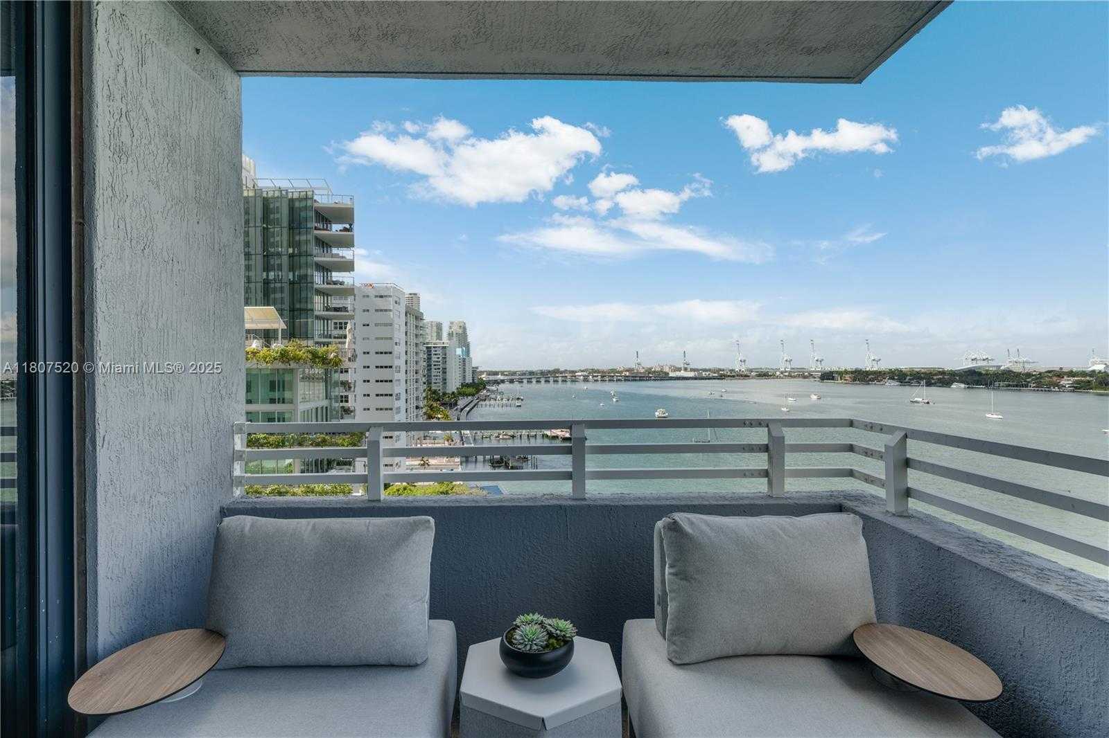 Small Image of 1330 WEST AVE #902, Miami Beach Number 16