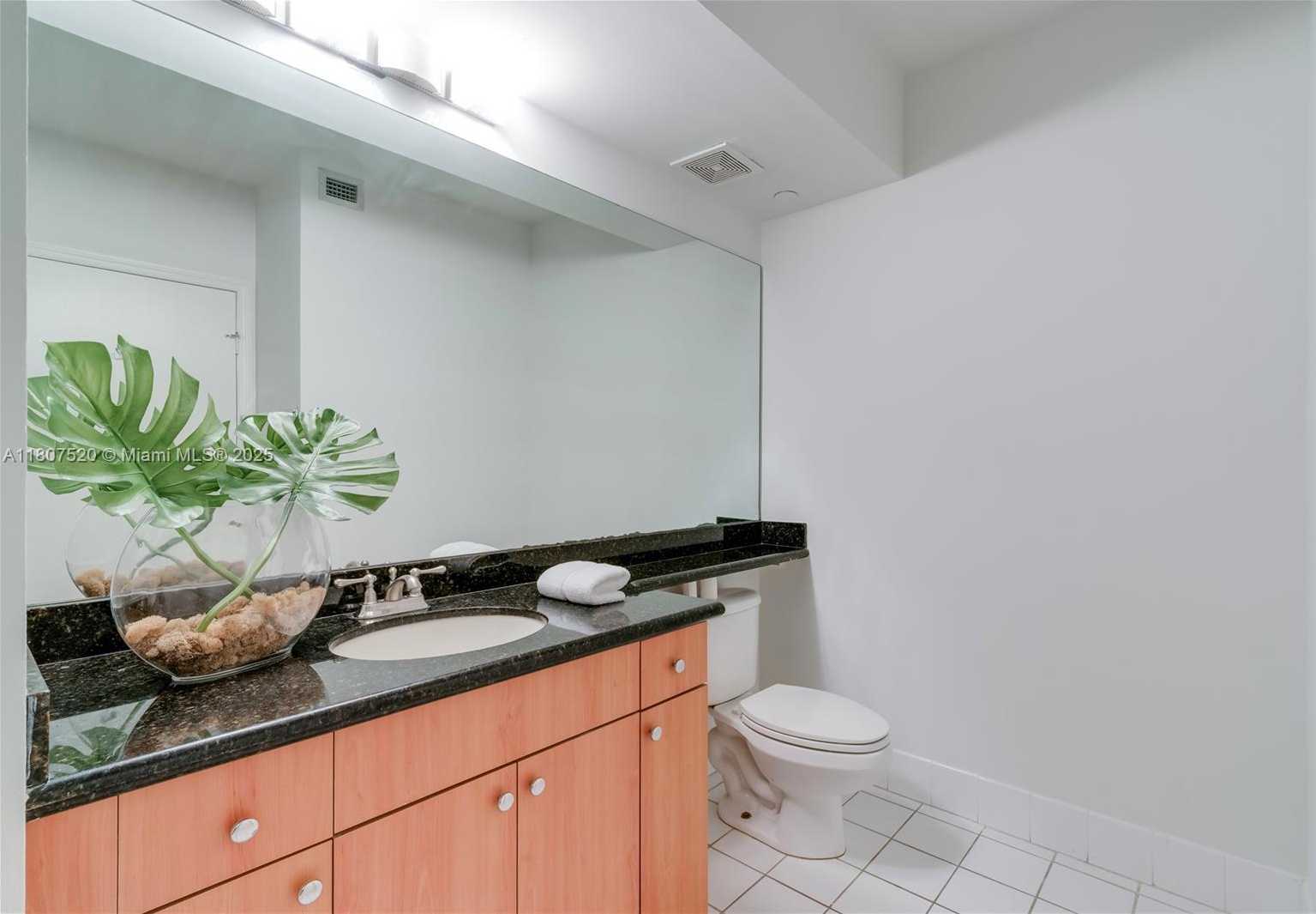 Small Image of 1330 WEST AVE #902, Miami Beach Number 26