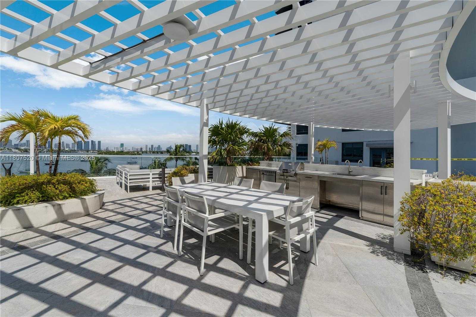 Small Image of 1330 WEST AVE #902, Miami Beach Number 34