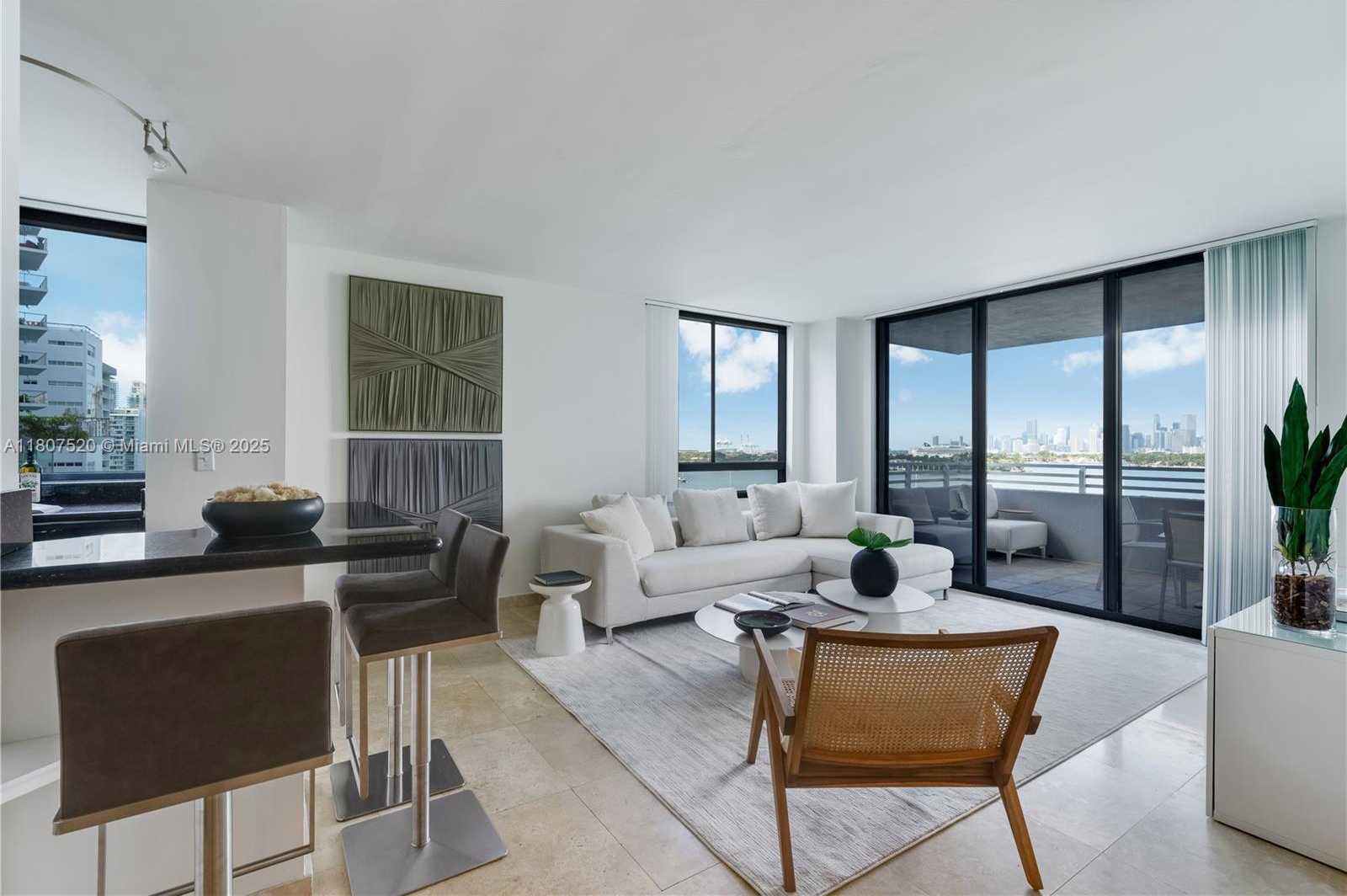 Small Image of 1330 WEST AVE #902, Miami Beach Number 5