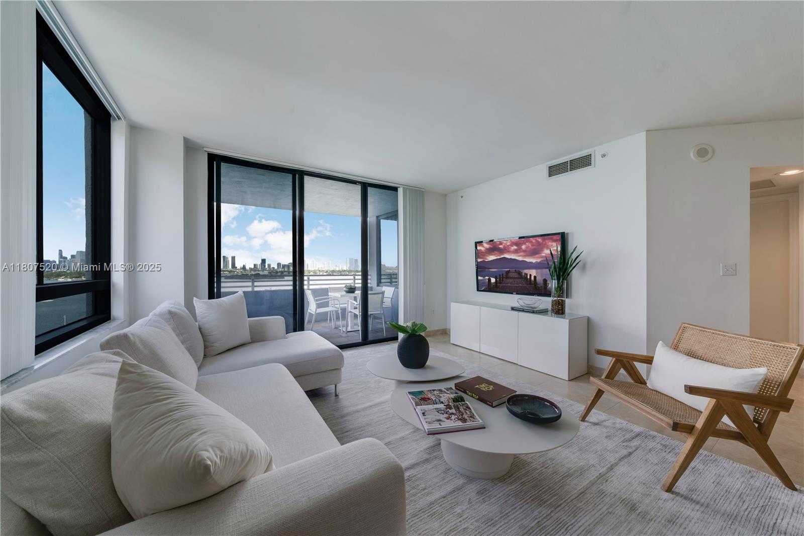 Small Image of 1330 WEST AVE #902, Miami Beach Number 6
