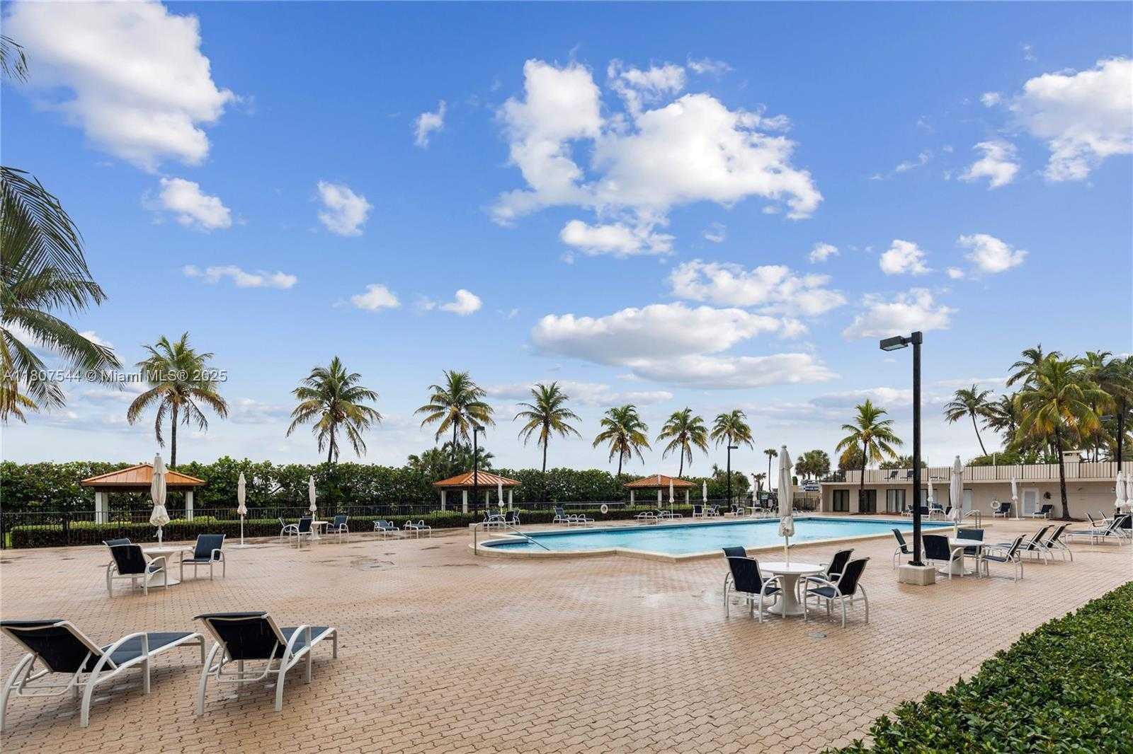 Small Image of 2625 COLLINS AVE #1408, Miami Beach Number 12
