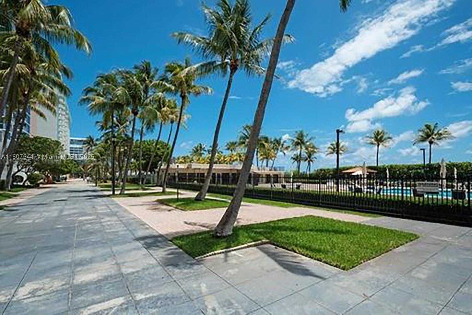 Small Image of 2625 COLLINS AVE #1408, Miami Beach Number 9