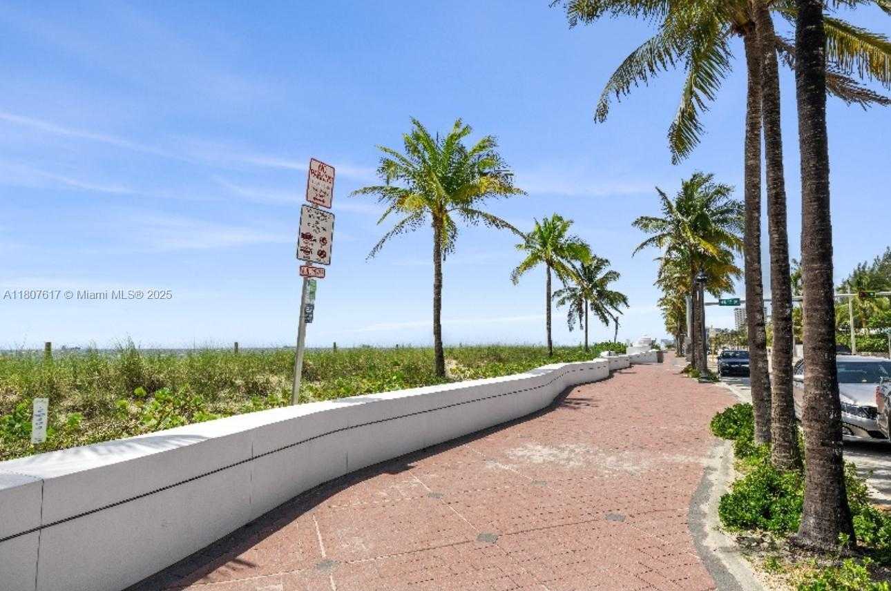 Small Image of 2404 NORTH EAST 33RD AVE #14, Fort Lauderdale Number 13