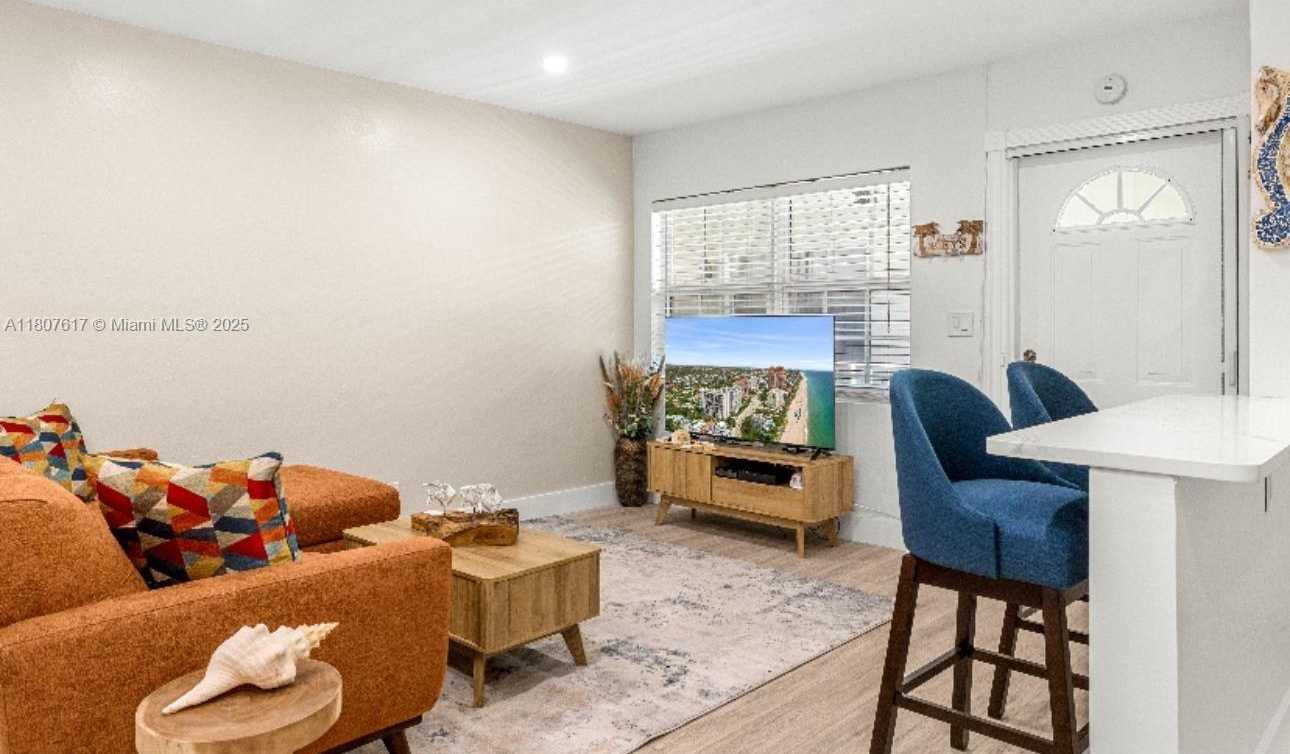 Small Image of 2404 NORTH EAST 33RD AVE #14, Fort Lauderdale Number 5