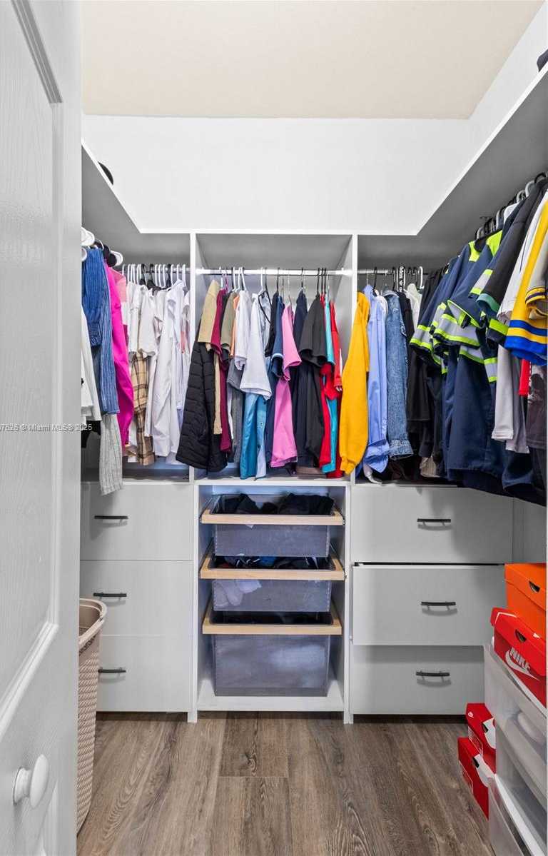 Small Image of 3508 WEST 88TH TER, Hialeah Number 11