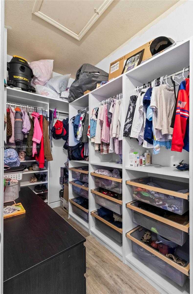 Small Image of 3508 WEST 88TH TER, Hialeah Number 14