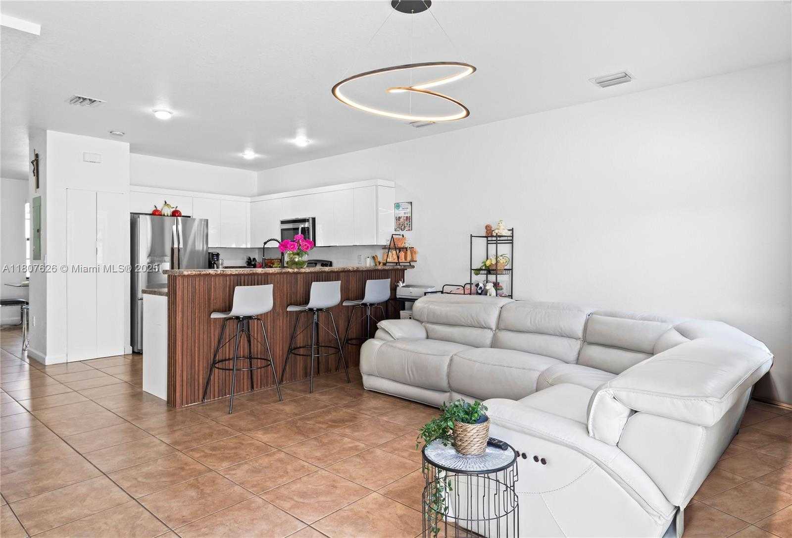 Small Image of 3508 WEST 88TH TER, Hialeah Number 5