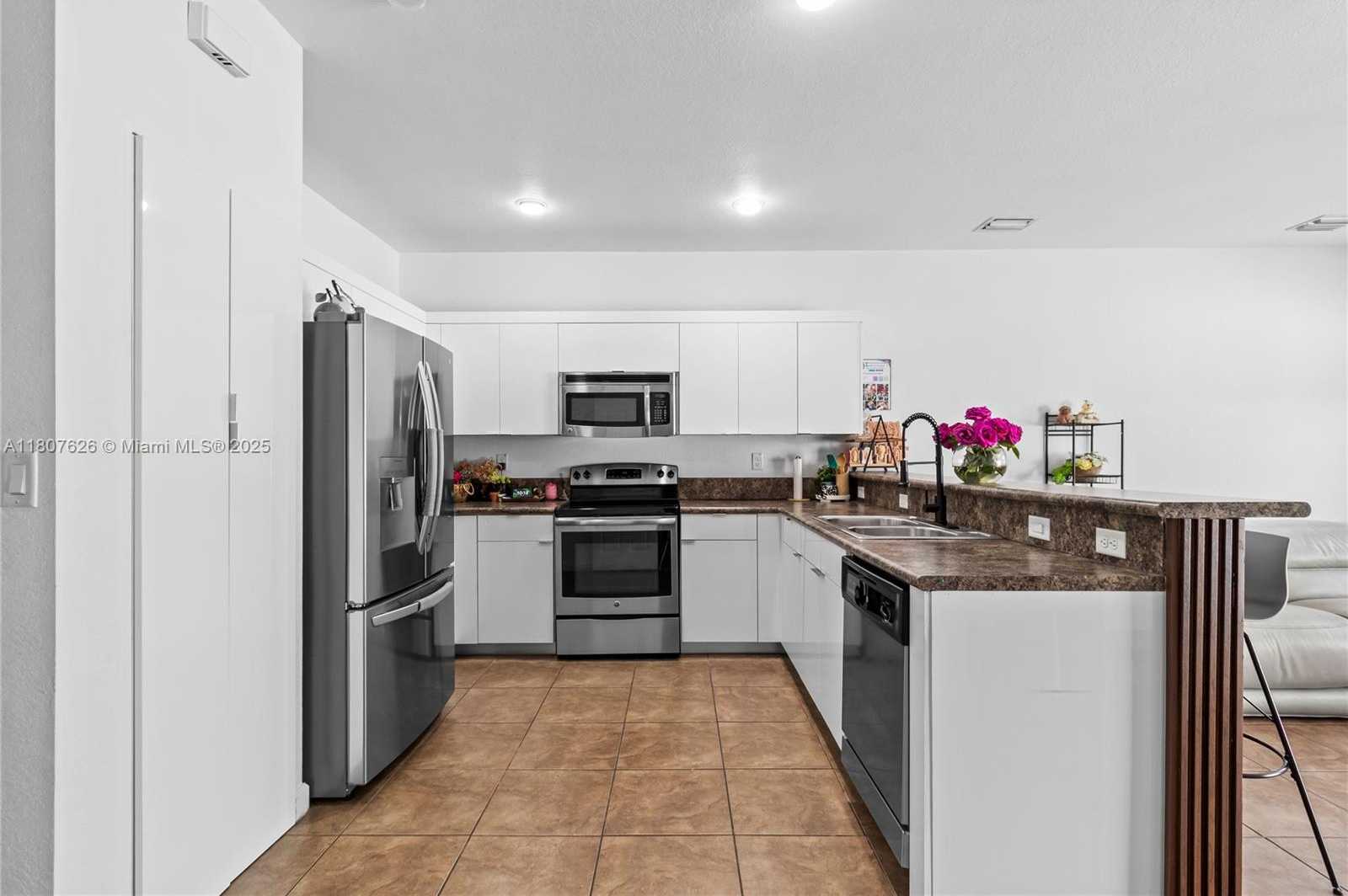 Small Image of 3508 WEST 88TH TER, Hialeah Number 7