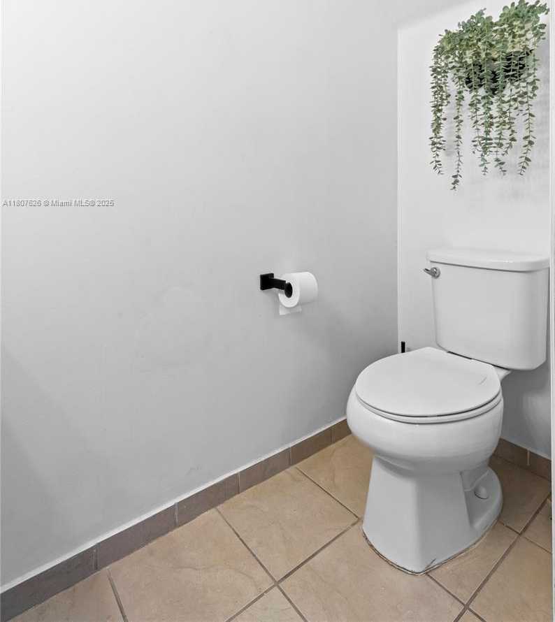 Small Image of 3508 WEST 88TH TER, Hialeah Number 8