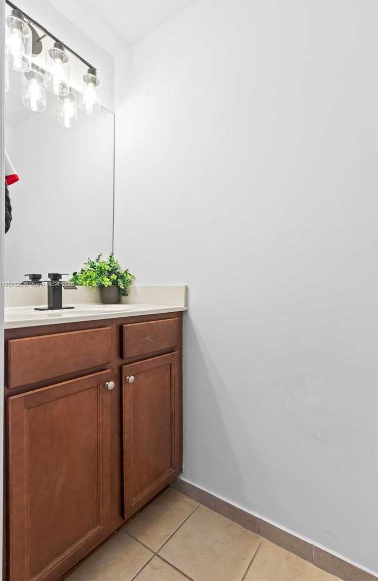 Small Image of 3508 WEST 88TH TER, Hialeah Number 9