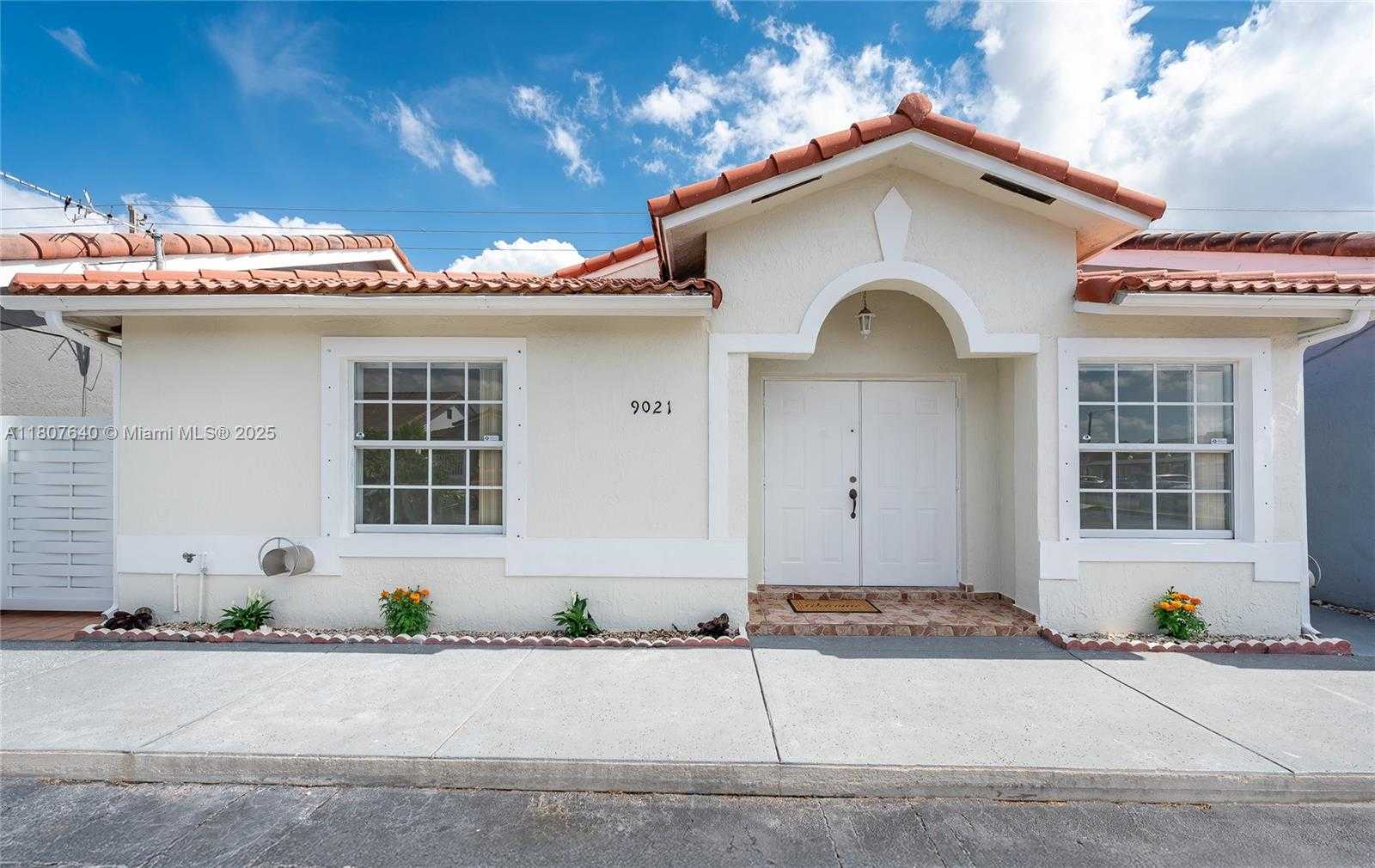 Small Image of 9021 NORTH WEST 121ST TER #85, Hialeah Gardens Number 2